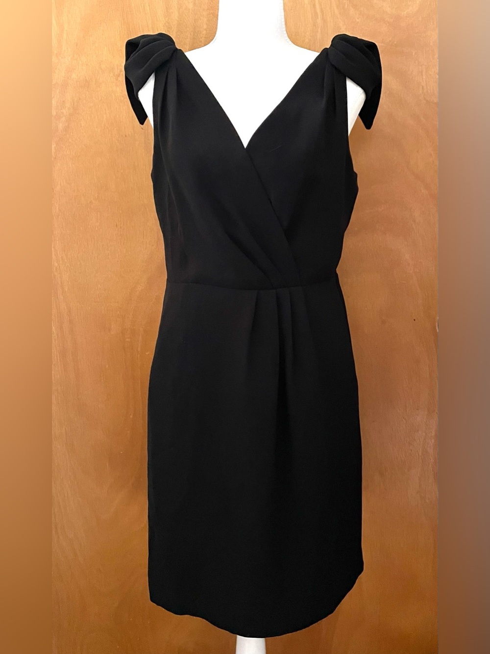 Loft Classic Black V-Neck Mini Dress. Size 6P